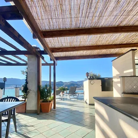 Welcome Riviera-paradiso 12-parking 2,25 Meters Wide-vista Mare Stupenda-balcone Con Vista Meravigliosa-terrazza Sovrastante Di 70 Mq Esterna- Apartman Rapallo