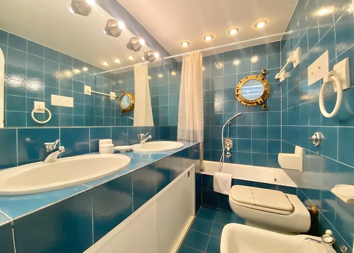 Welcome Riviera-paradiso 12-parking 2,25 Meters Wide-vista Mare Stupenda-balcone Con Vista Meravigliosa-terrazza Sovrastante Di 70 Mq Esterna- * Rapallo